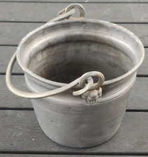 Seau étain et soucoupe