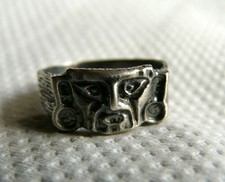 Petit ANNEAU Avec Masque