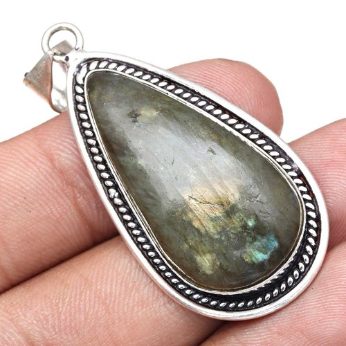 Pendentif pierre précieuse