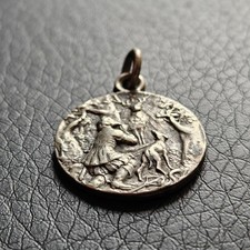 Médaille Saint Hubert scène de chasse cerf chien chasseur religion argenté