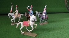 Lot de 4 Figurines anciennes