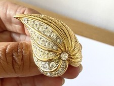 Broche Nina Ricci Luxe Chic Bijoux jewelry brooch Vintage Collection Couture