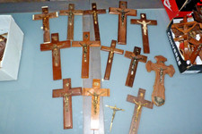 lot objet religieux - crucifix - esoterisme ( R4)