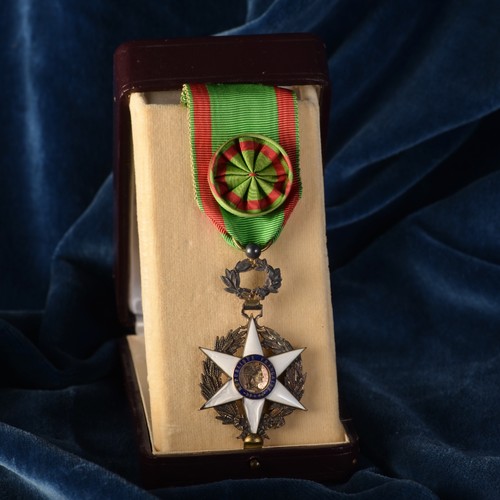 Médaille officier mérite - médaille,