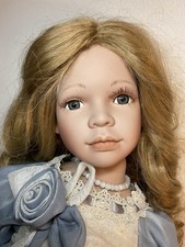 GRANDE POUPÉE PORCELAINE