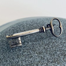 Broche ancienne en forme de Clé Collection bijou
