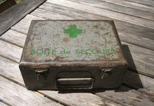 Ancienne boite secours - ancienne,