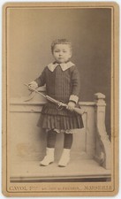 CDV circa 1880. Enfant avec fusil. Jouet. Toy.