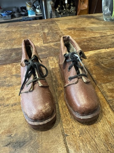 Galoches bois cuir - galoches, 1940