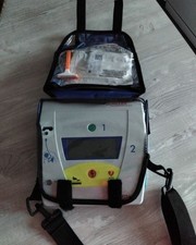 Défibrillateur Schiller FRED EASY entièrement automatique (DAE)