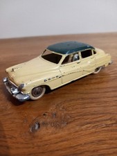 Dinky Toys Buick roadmaster 1/43  Jaune et verte toit lisse