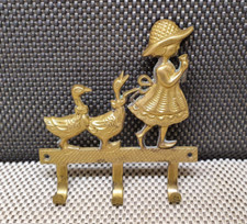 Ancien Porte Manteau à Fixer en Laiton Petite Fille et Oies
