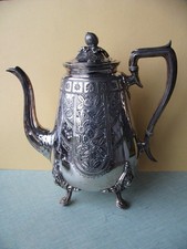 Verseuse anglaise en métal argenté 1,070 kg Nombreux poinçons