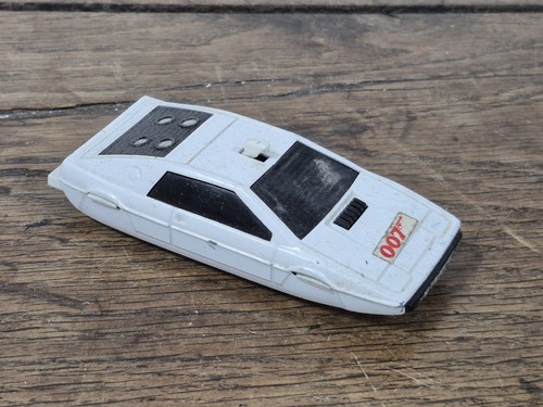 Voiture miniature lotus - lotus, esprit