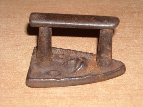 Petit fer repasser ancien - petit,