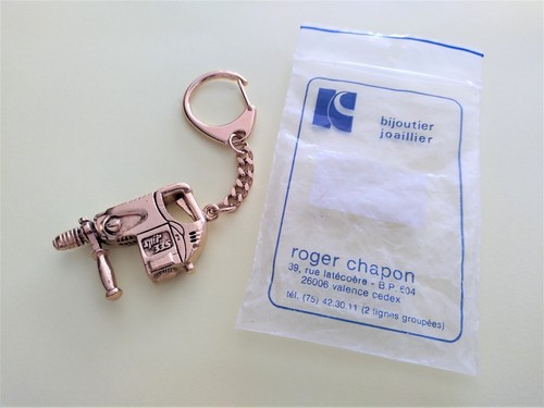 Rare ancien porte clés - porte,
