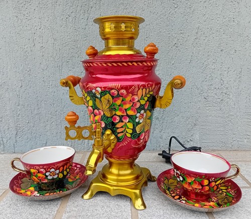 Samovar russe métal peint