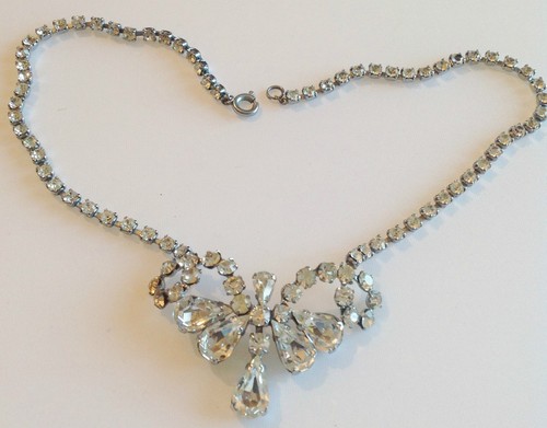 Collier ancien tout - ,