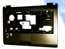 Plasturgie haute + touchpad V000133220 pour TOSHIBA Satellite L300D .