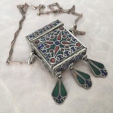 Collier Pendentif Porte Coran