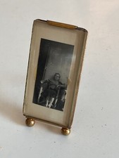 Ancien  petit cadre à photo verre monture bronze