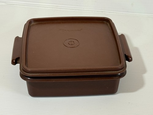 Tupperware boite - 🐈‍⬛,