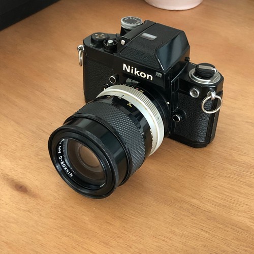 Boitier nikon objectif - f2,