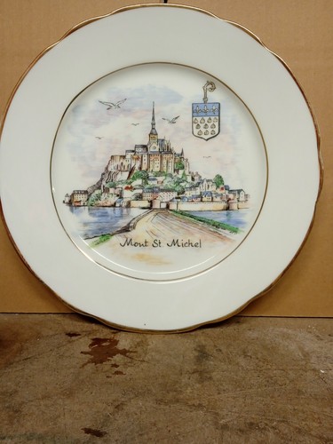 Assiette souvenir mont saint - ",