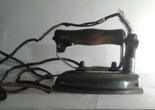Ancien FER A REPASSER électrique pour collectionneur marque als thom.