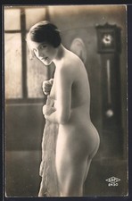 Photo-Postcard Sapi N° 2430 : Femme Nue Regarde Par Dessus Son Épaule Acte