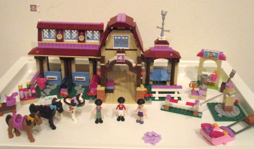 Lego friends heartlake - heartlake, riding