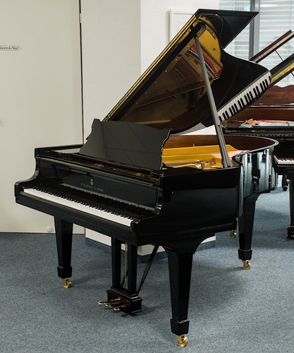 Piano steinway sons - &,