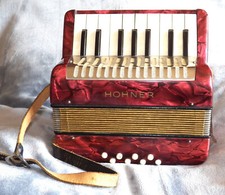 ACCORDEON HOHNER MIGNON A TOUCHES POUR ENFANTS  ANNEES 1960