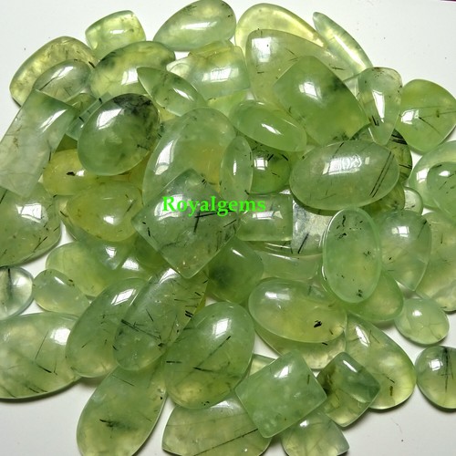 Vert naturel prehnite - vert, cabochon