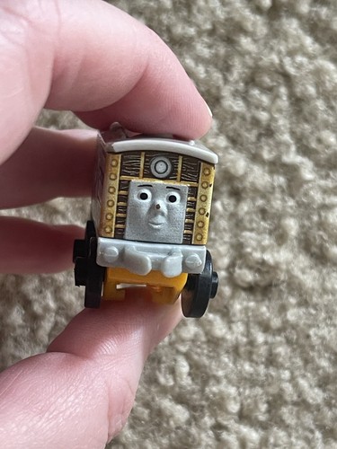 Thomas friends minis robot - &,