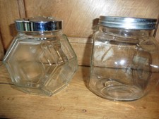 2 bocaux à bonbons en verre ancien modèles différents inclinable couvercle métal