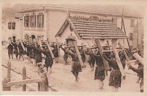 Postcard types basques - types, retour