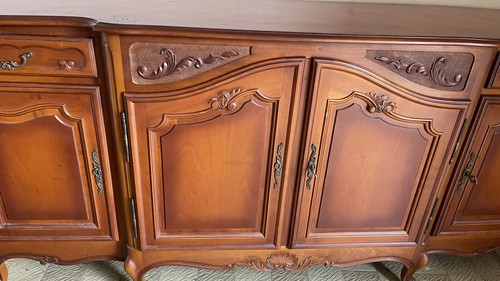 Buffet bas très - , bon