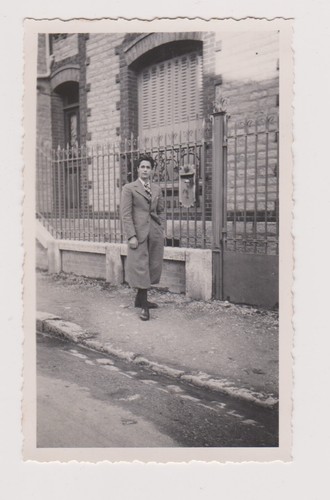 Snapshot 1938 jeune homme