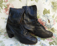 Paire chaussures victoriane - paire,