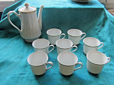 8 Tasses à thé et théière  en porcelaine sheffield  fine china regency gold