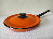 Ancienne Sauteuse, Poêle avec couvercle Vintage en tôle émaillée orange et bleu