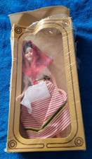 VINTAGE POUPEE FOLKLORIQUE DE