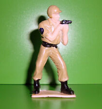 FIGURINE MAQUETTE - FIGURINE AVEC PISTOLET (5x2,5cm)