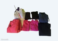 un lot avec 2 pantalons de