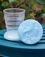 ANCIEN VERRE DE CURISTE EN PLASTIQUE ANNELÉ RÉTRACTABLE ND DE LOURDES