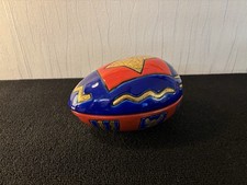 Boite en forme d'œuf émaux