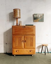 Honoré, le secrétaire en