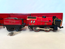 Hornby Hachette loco et tender