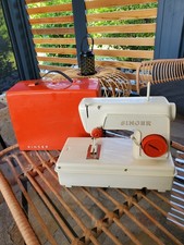 Jouet vintage Singer machine à coudre enfant modèle 67 B - 1970